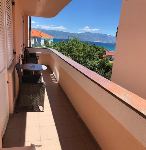Apartment Drazenka Turato Baška Buitenkant foto
